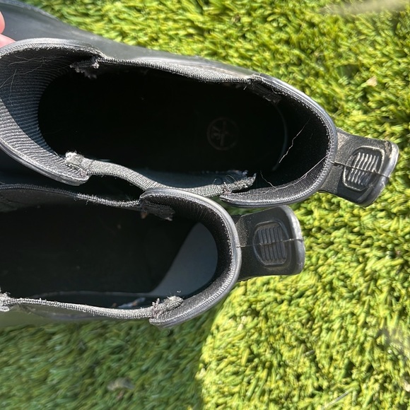 Ankle Rain Booties - Picture 10 of 10